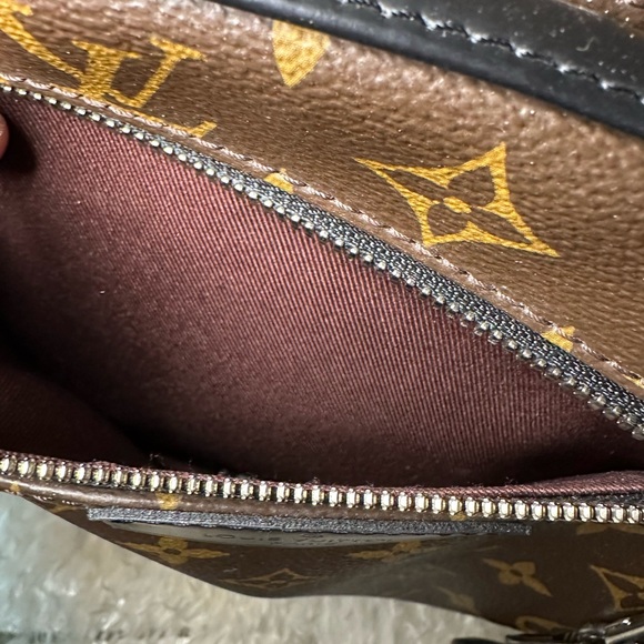 Louis Vuitton Josh backpack with LV Bag charm - Picture 8 of 14